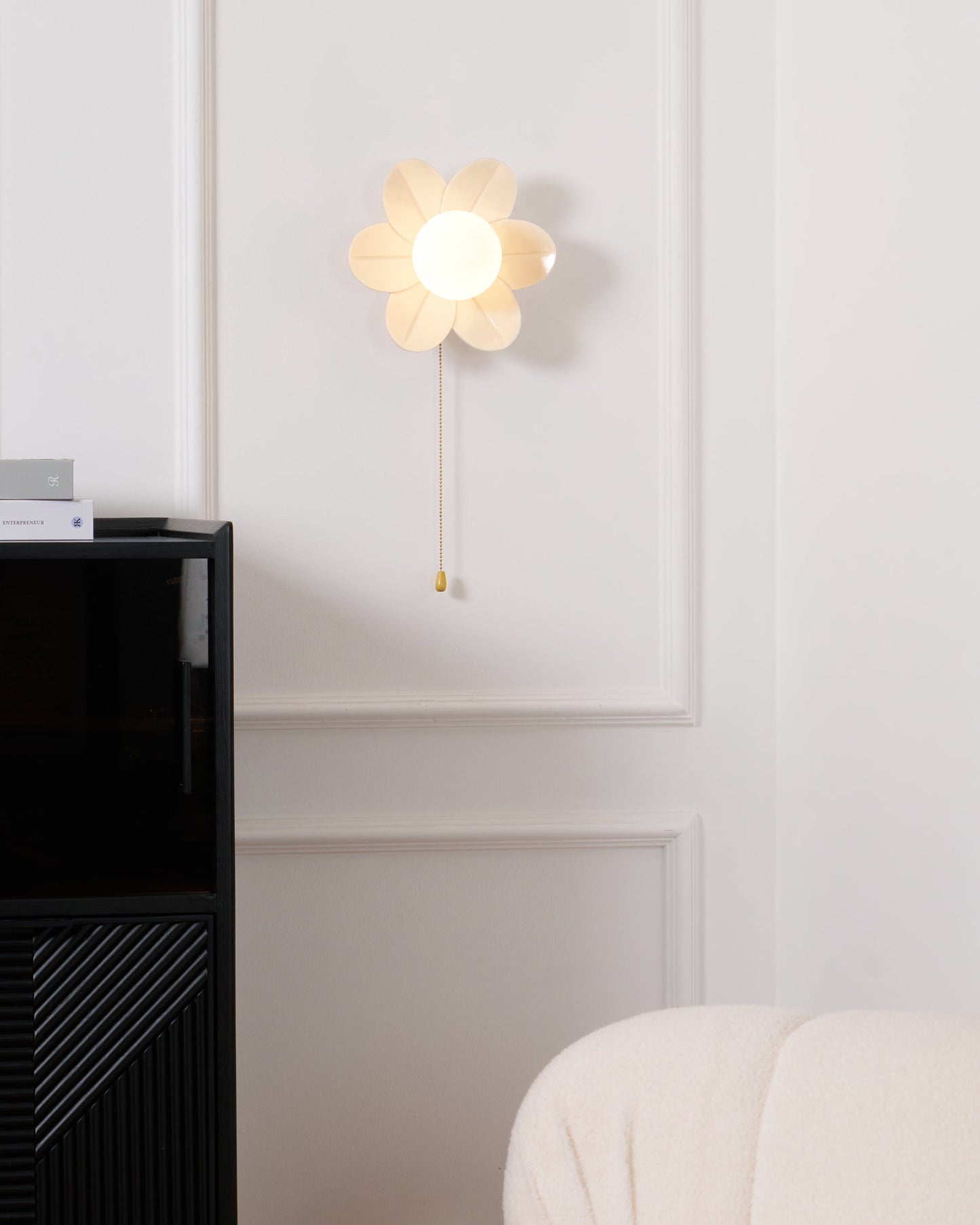 Elegant Flowers Wall Lamp with Soft LED Lighting and Adjustable Bright