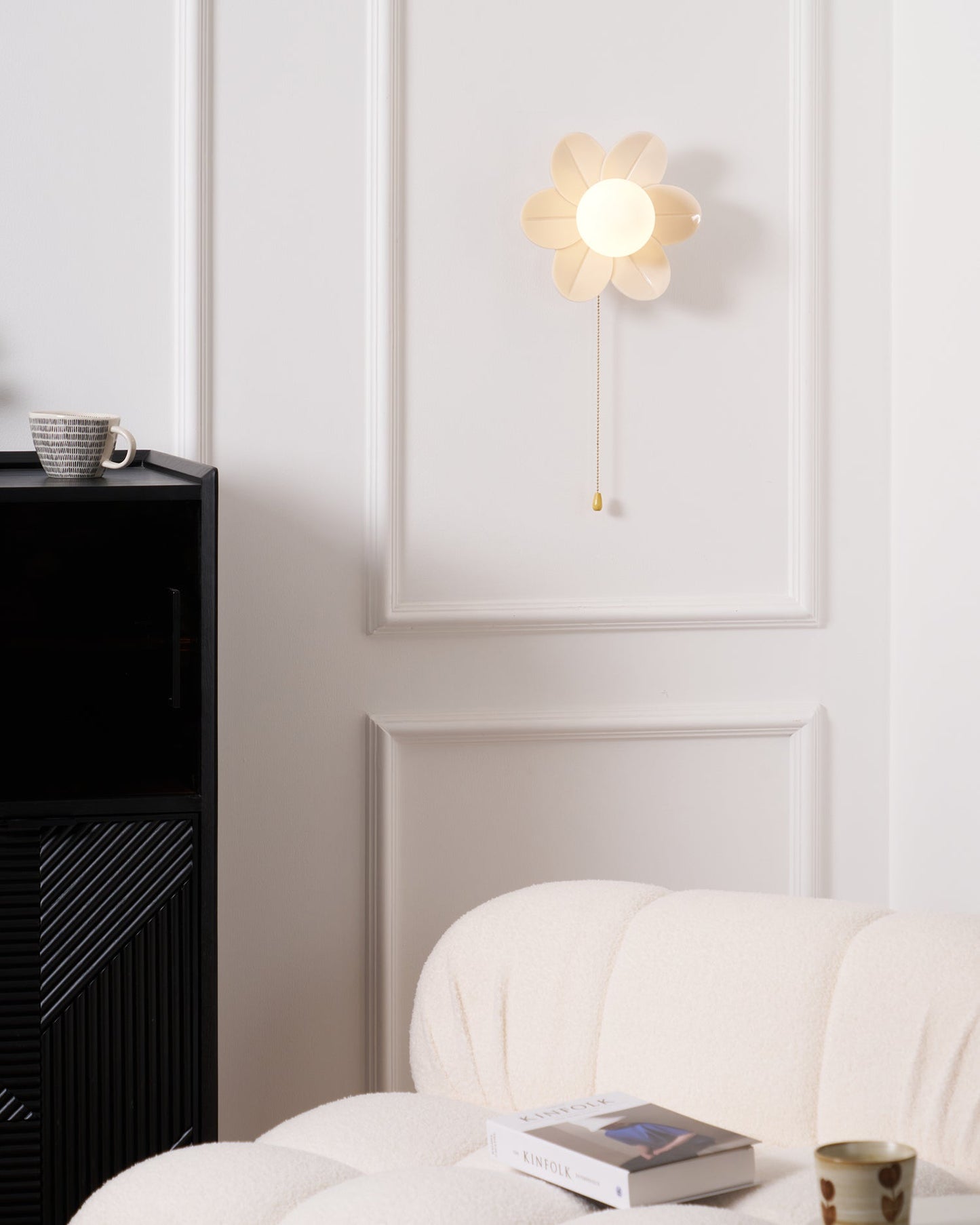 Elegant Flowers Wall Lamp with Soft LED Lighting and Adjustable Bright