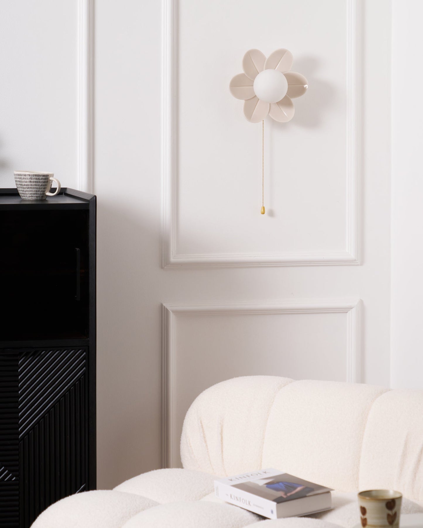 Elegant Flowers Wall Lamp with Soft LED Lighting and Adjustable Bright