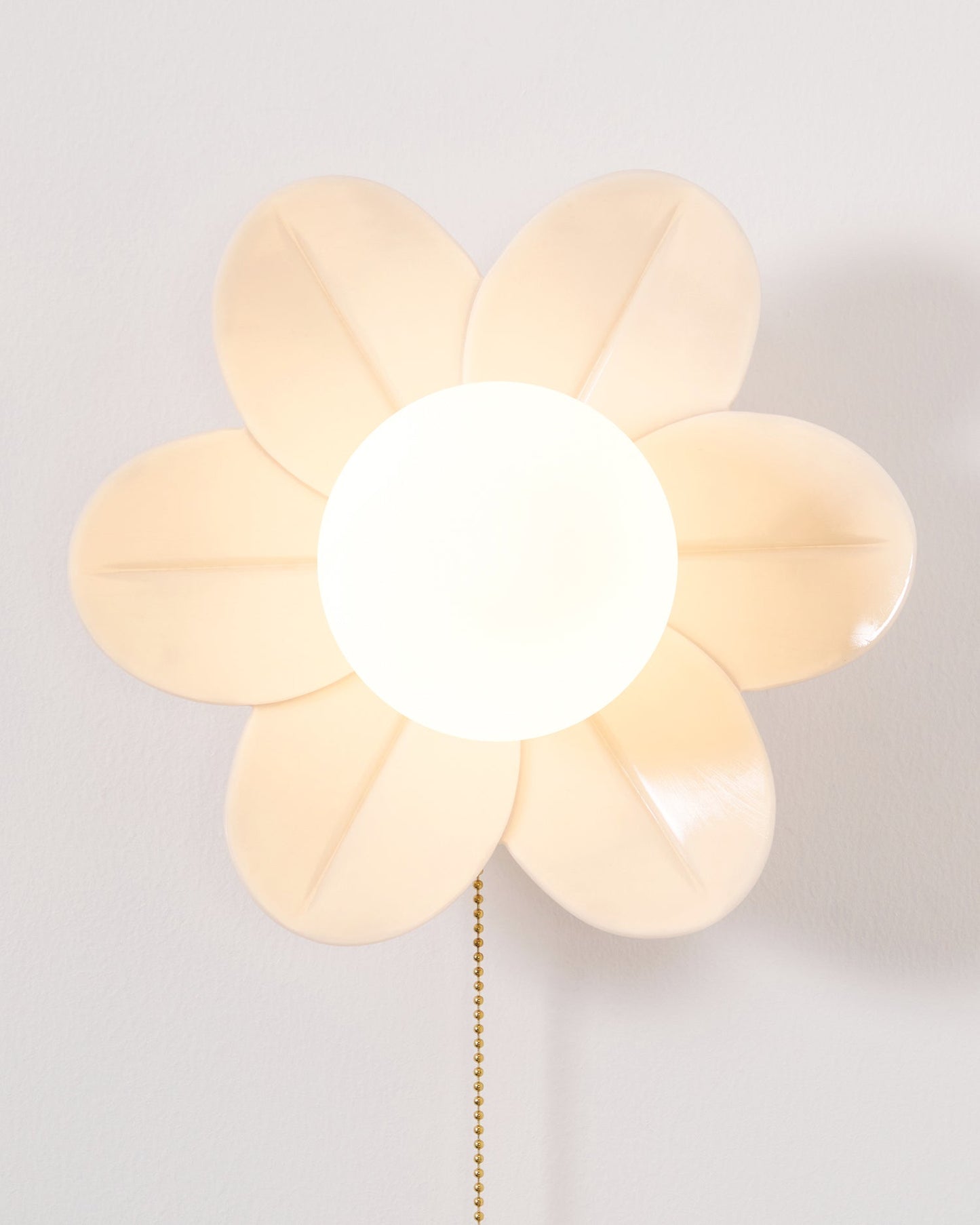 Elegant Flowers Wall Lamp with Soft LED Lighting and Adjustable Bright