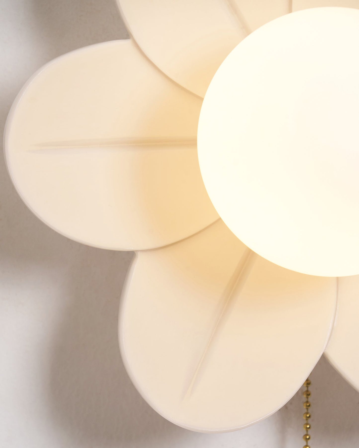 Elegant Flowers Wall Lamp with Soft LED Lighting and Adjustable Bright