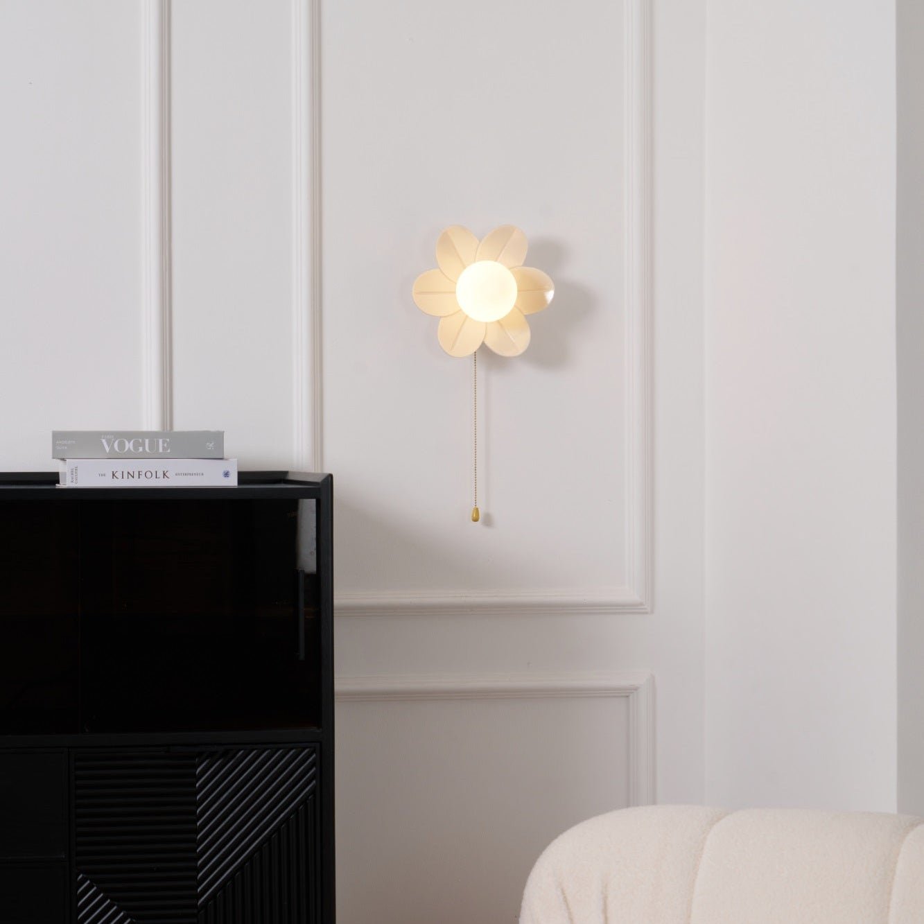 Elegant Flowers Wall Lamp with Soft LED Lighting and Adjustable Bright