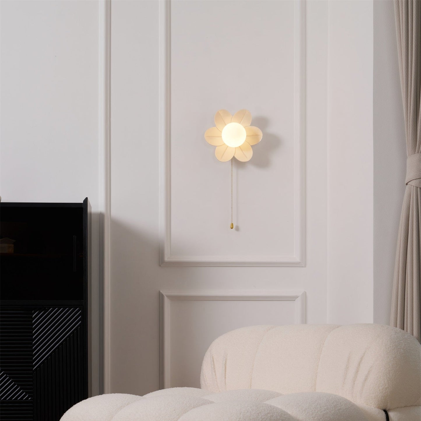 Elegant Flowers Wall Lamp with Soft LED Lighting and Adjustable Bright
