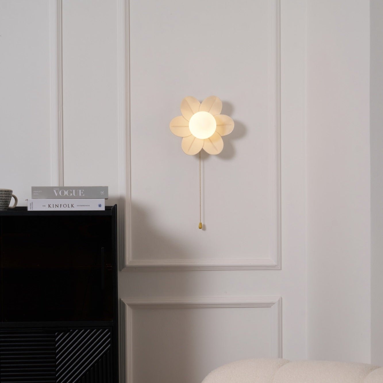 Elegant Flowers Wall Lamp with Soft LED Lighting and Adjustable Bright