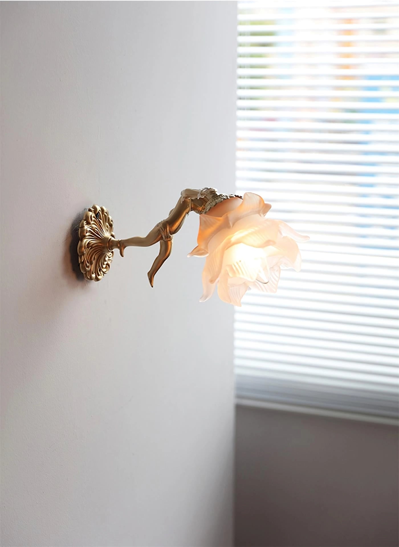Flying Angel Wall Light - Dimmable, Energy-Efficient LED Design