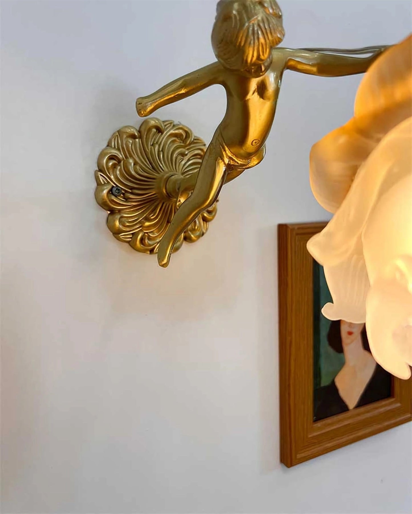 Flying Angel Wall Light - Dimmable, Energy-Efficient LED Design