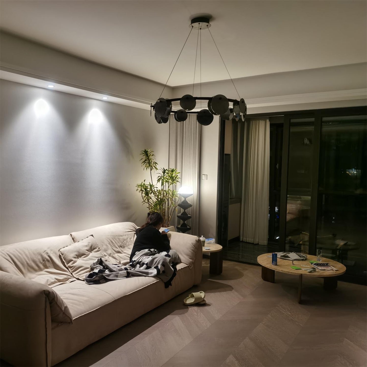 Foliole Chandelier - Elegant Design with Adjustable Brightness & Energ
