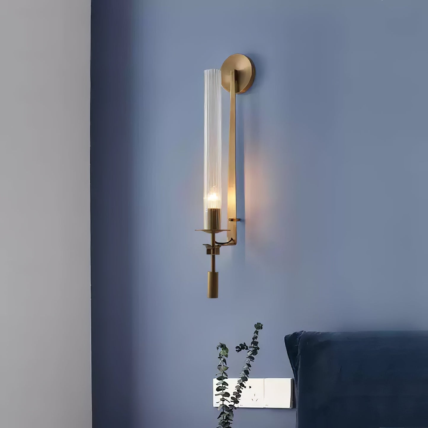 French Classicism Wall Lamp - Elegant Design with Adjustable Brightnes