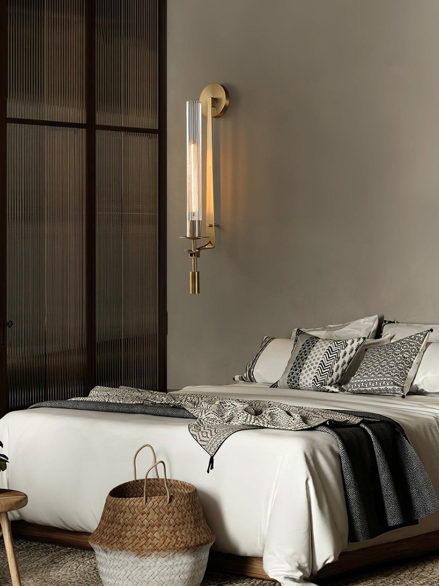 French Classicism Wall Lamp - Elegant Design with Adjustable Brightnes