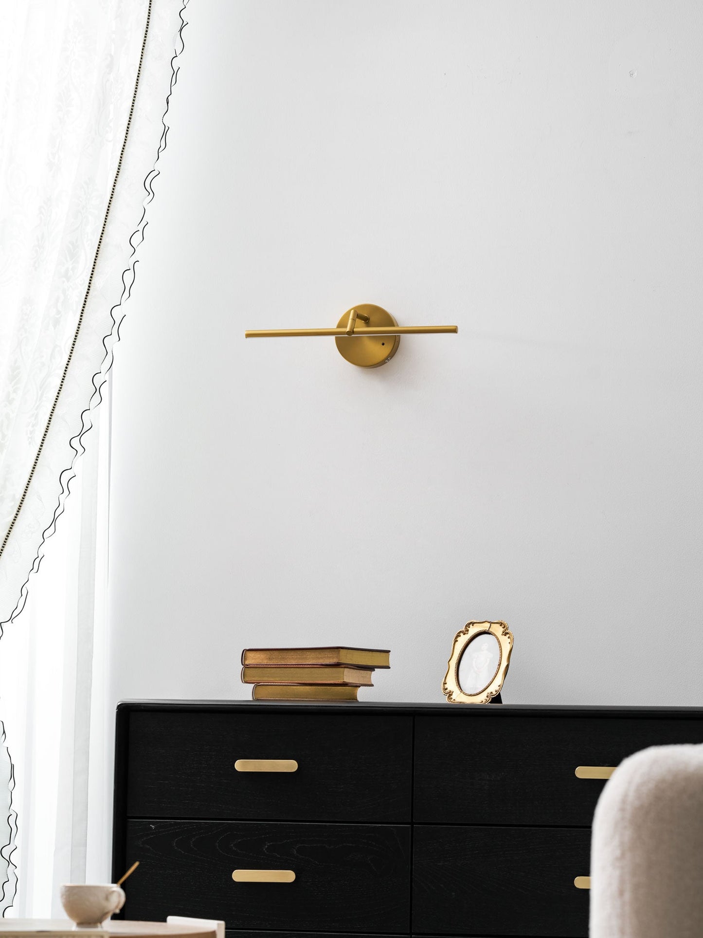 Galleria Slim Rechargeable Wall Light - Dimmable & Wireless Design