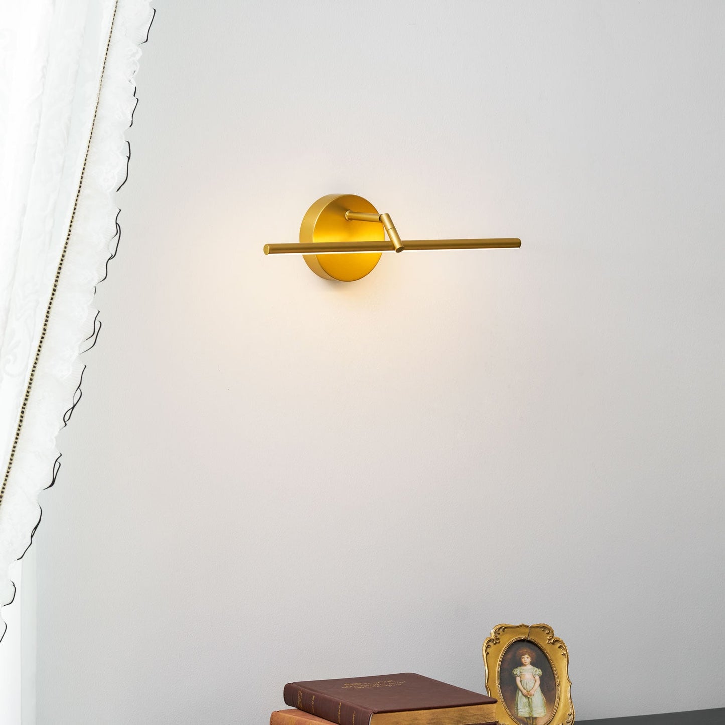 Galleria Slim Rechargeable Wall Light - Dimmable & Wireless Design