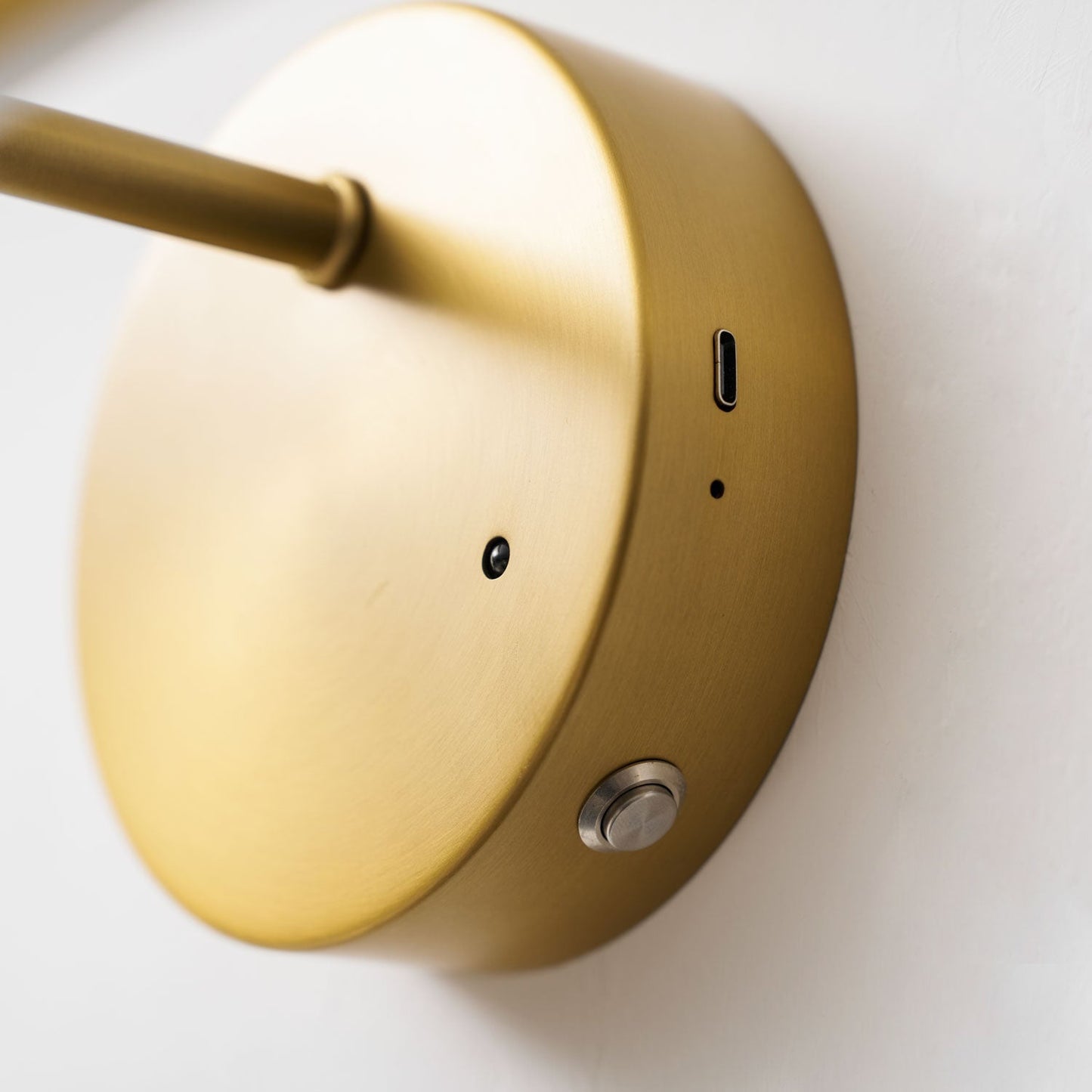 Galleria Slim Rechargeable Wall Light - Dimmable & Wireless Design