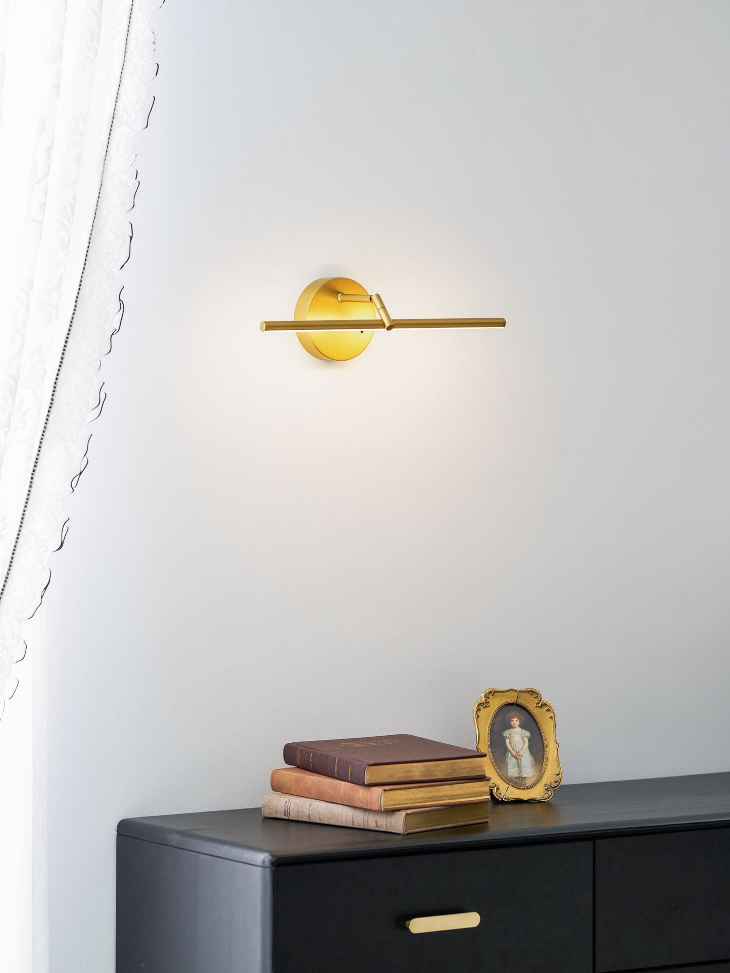 Galleria Slim Rechargeable Wall Light - Dimmable & Wireless Design