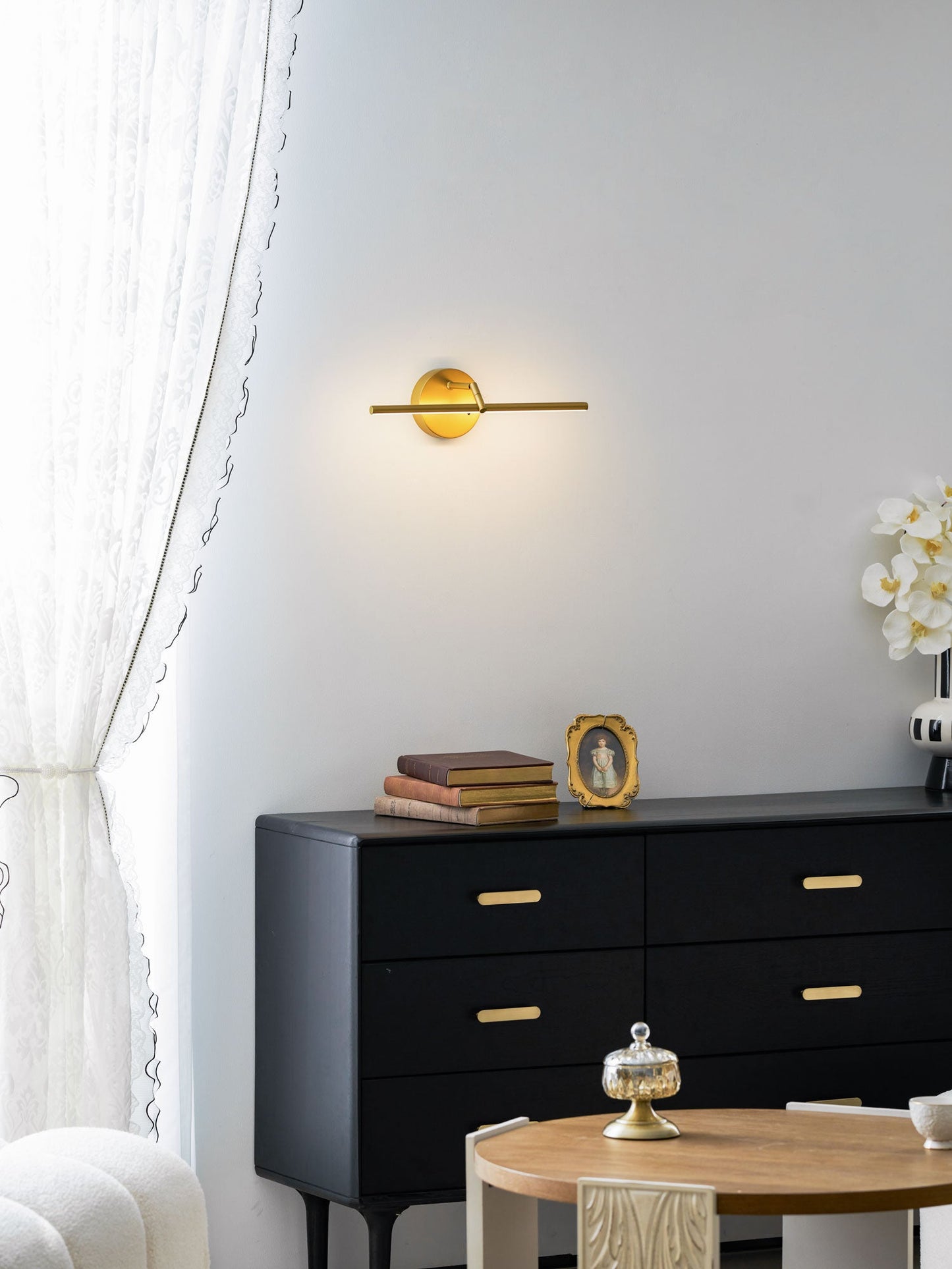 Galleria Slim Rechargeable Wall Light - Dimmable & Wireless Design