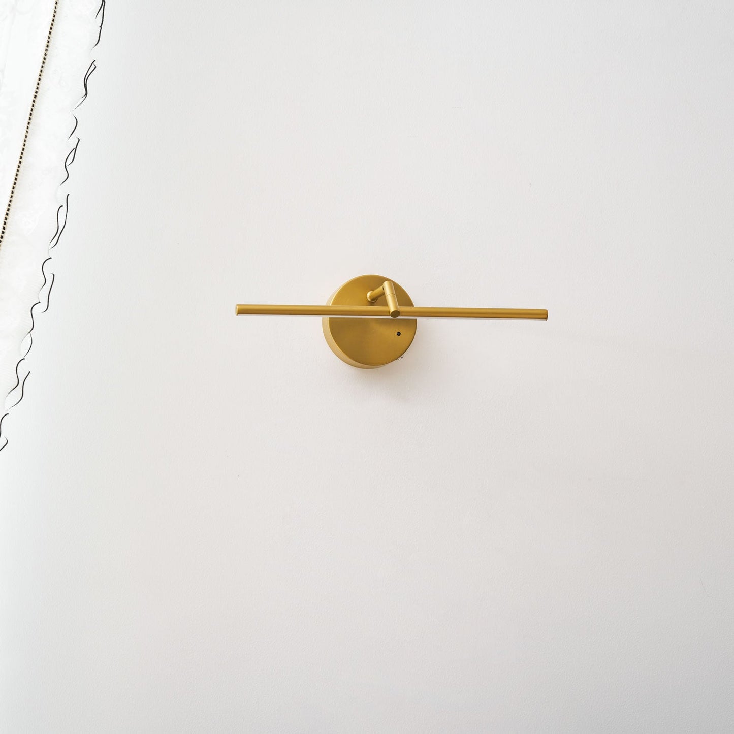 Galleria Slim Rechargeable Wall Light - Dimmable & Wireless Design