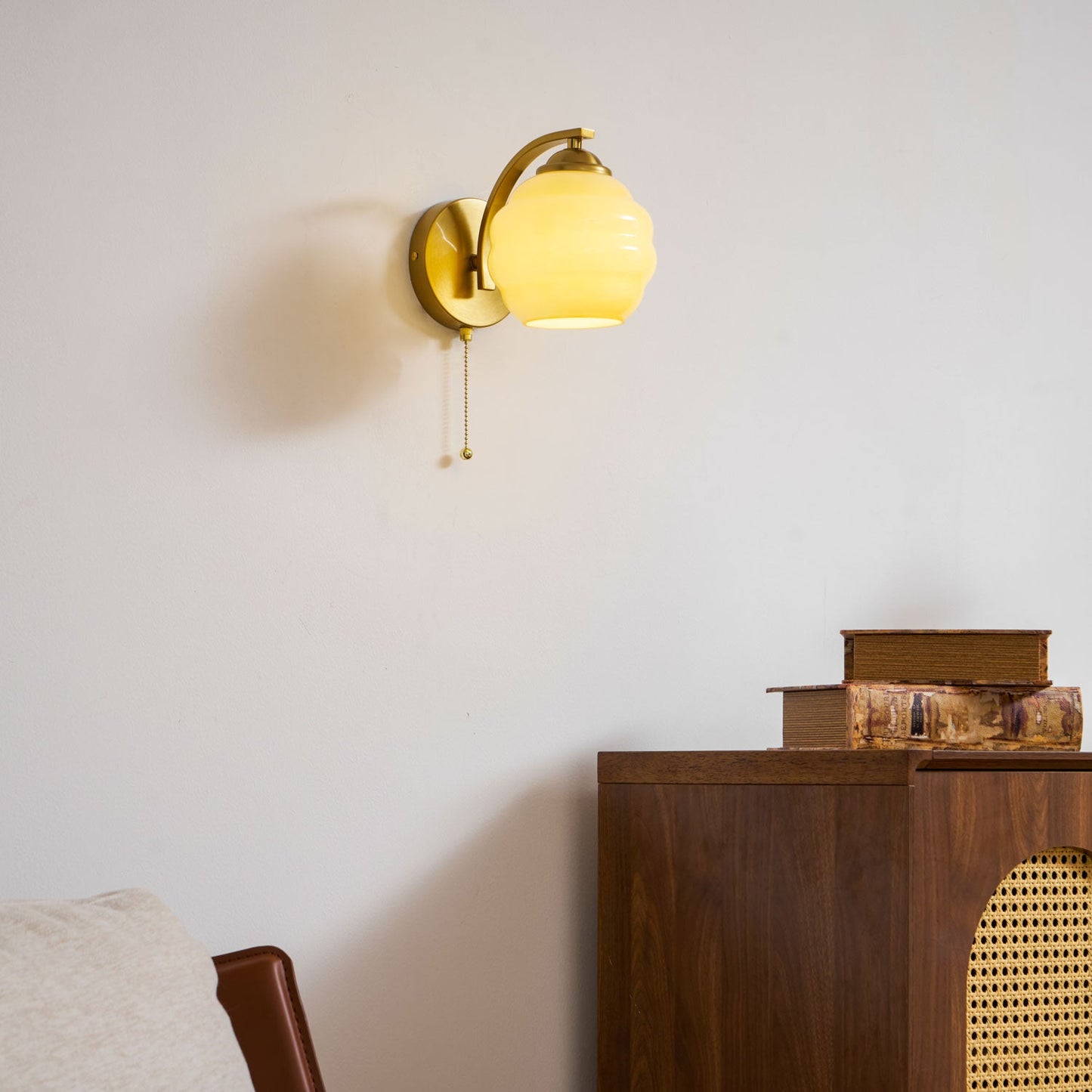 Gatsby Wall Lamp - Adjustable Brightness & Modern Design