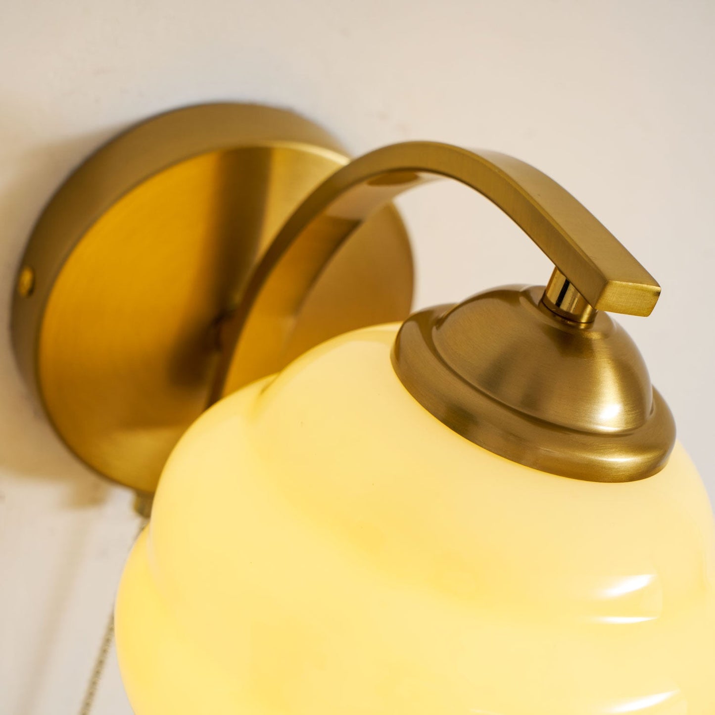 Gatsby Wall Lamp - Adjustable Brightness & Modern Design