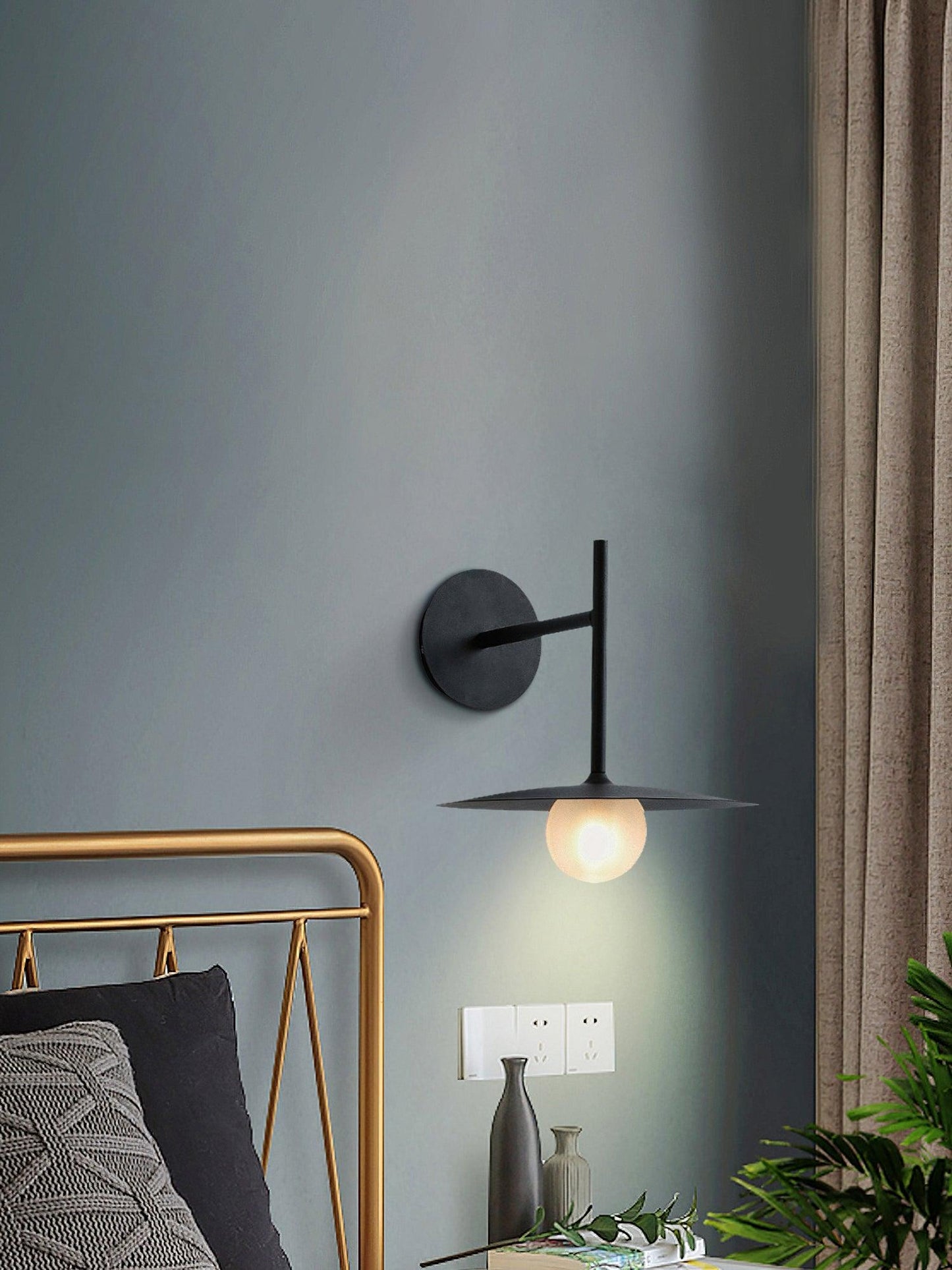Gea Iron Wall Lamp - Adjustable Angle, Industrial Design, Durable Fini