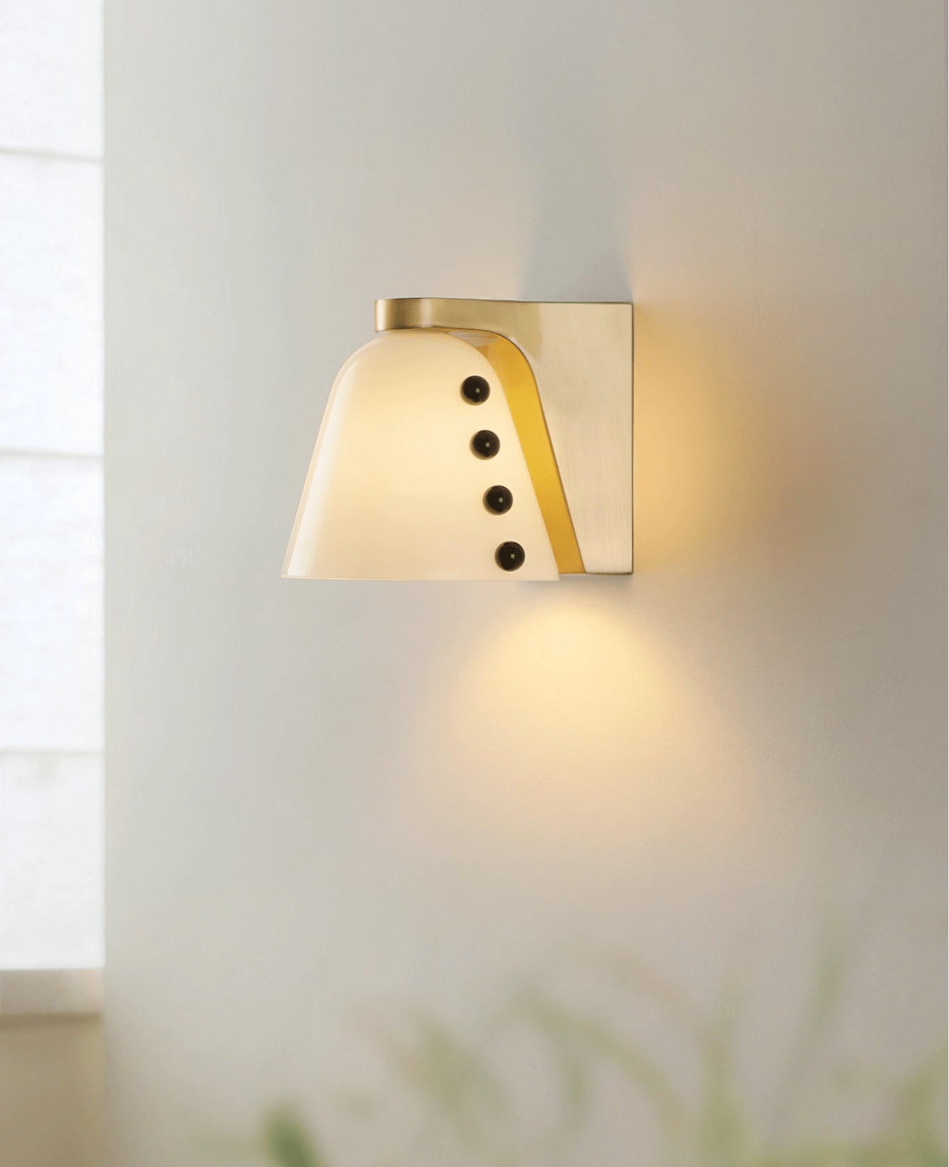 Gemma Glass Wall Lamp - Adjustable Brightness & Elegant Design
