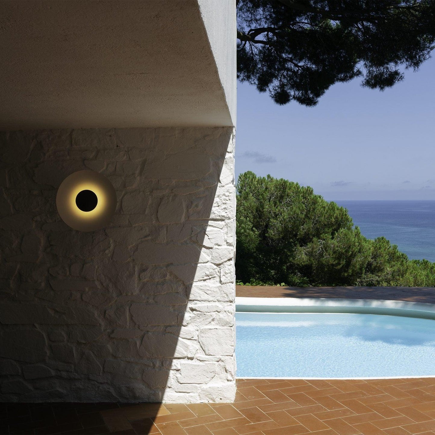 Simplicity Glow Wall Light - Adjustable Brightness & Energy Efficient