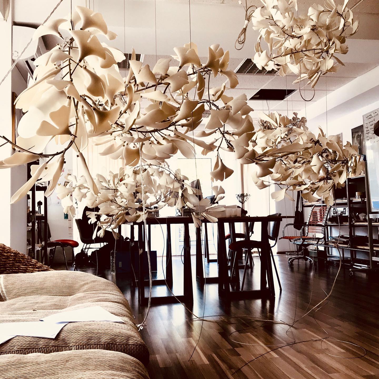 Gingko Leaves Chandelier - Elegant Design with Adjustable Brightness