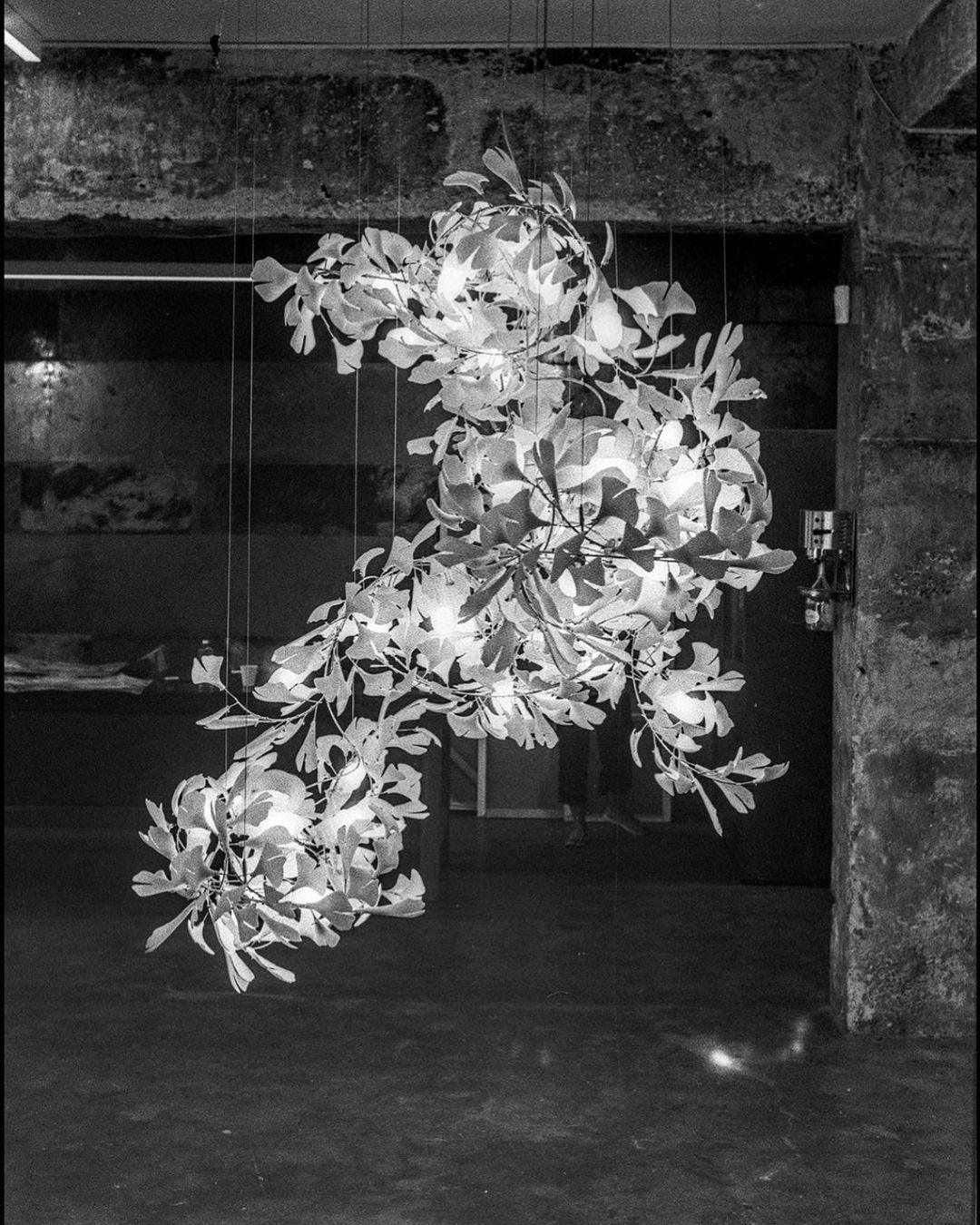 Gingko Vortex Modern Chandelier - Adjustable LED Lighting & Unique Des