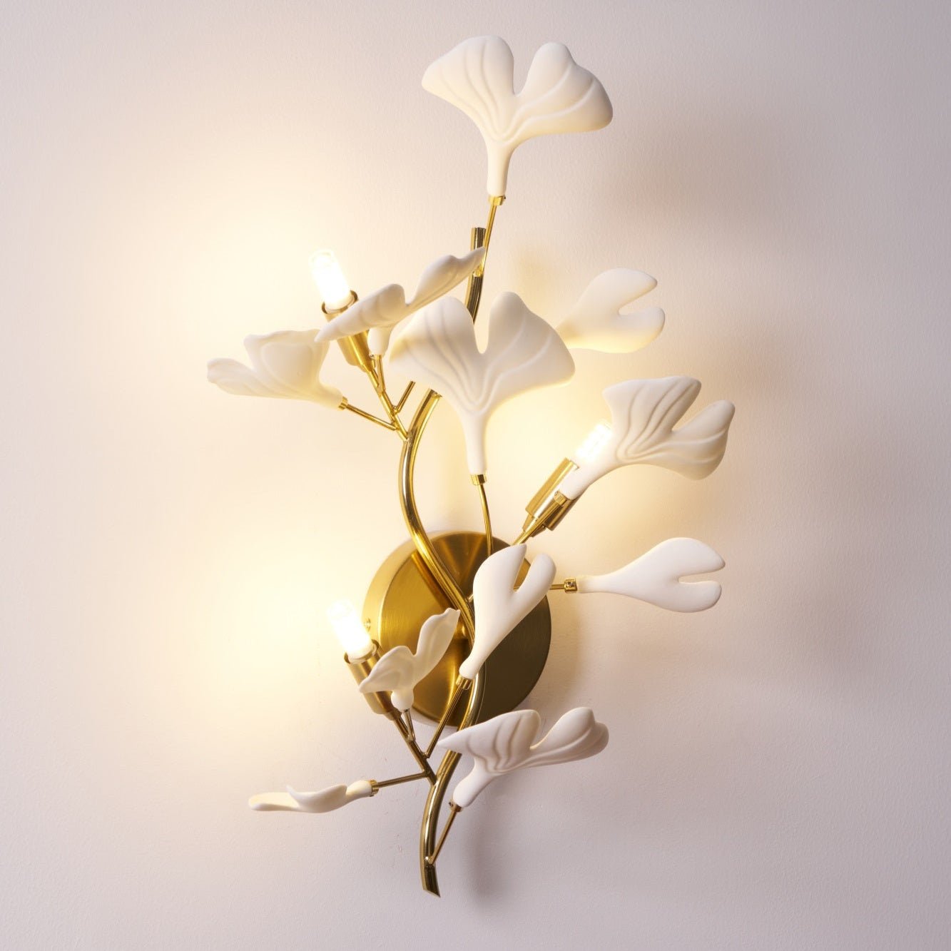 Gingko Modern Wall Lamp - LED Illumination & Adjustable Brightness