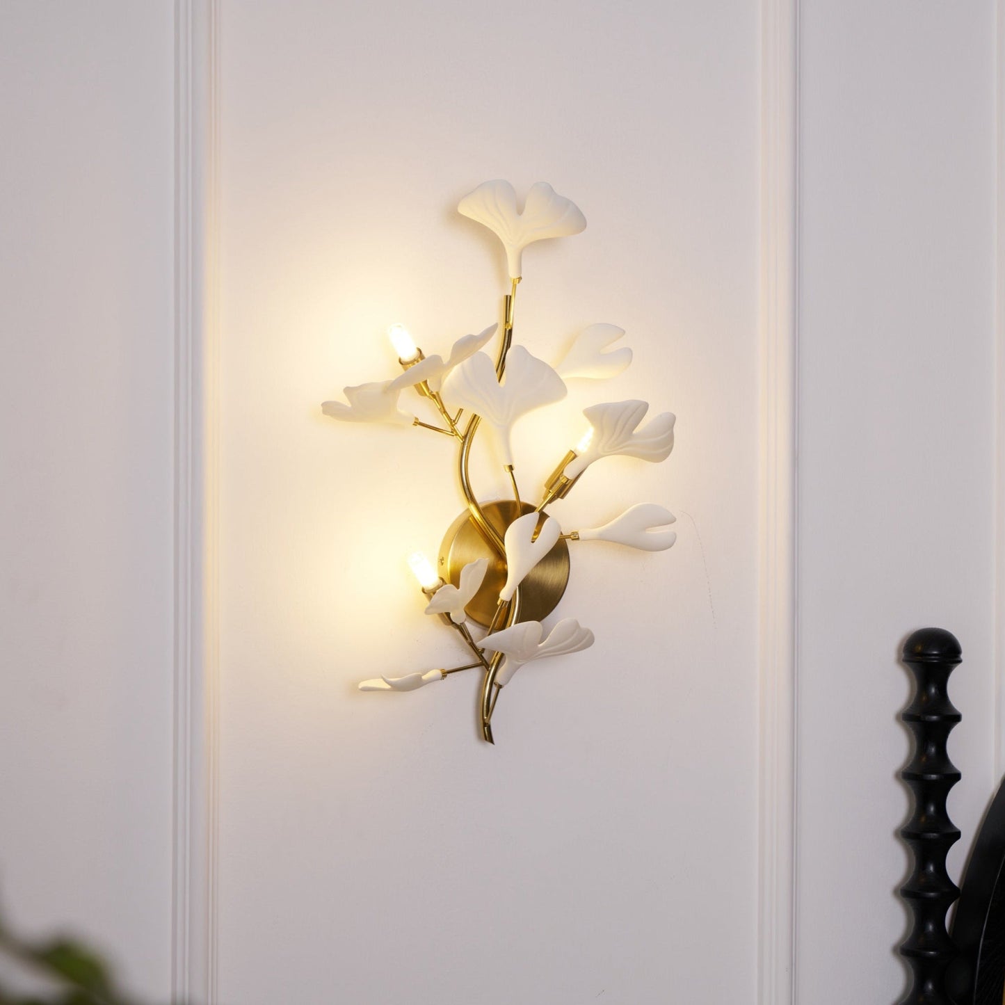 Gingko Modern Wall Lamp - LED Illumination & Adjustable Brightness