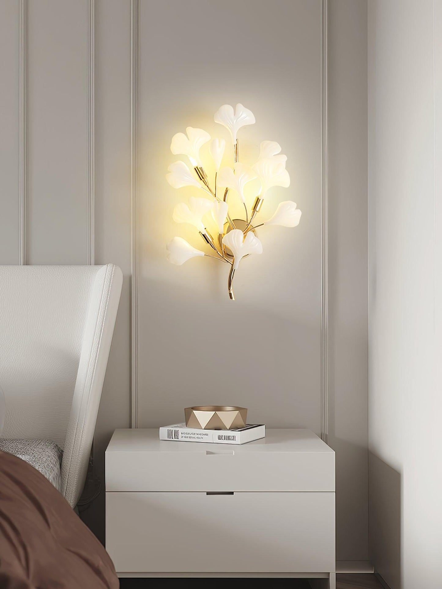 Gingko Modern Wall Lamp - LED Illumination & Adjustable Brightness