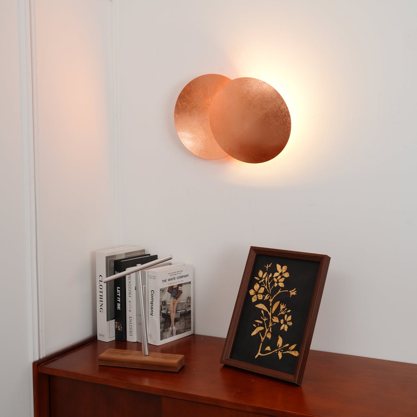 Giorgio Modern Wall Lamp – Adjustable Angle, Energy-Efficient LED