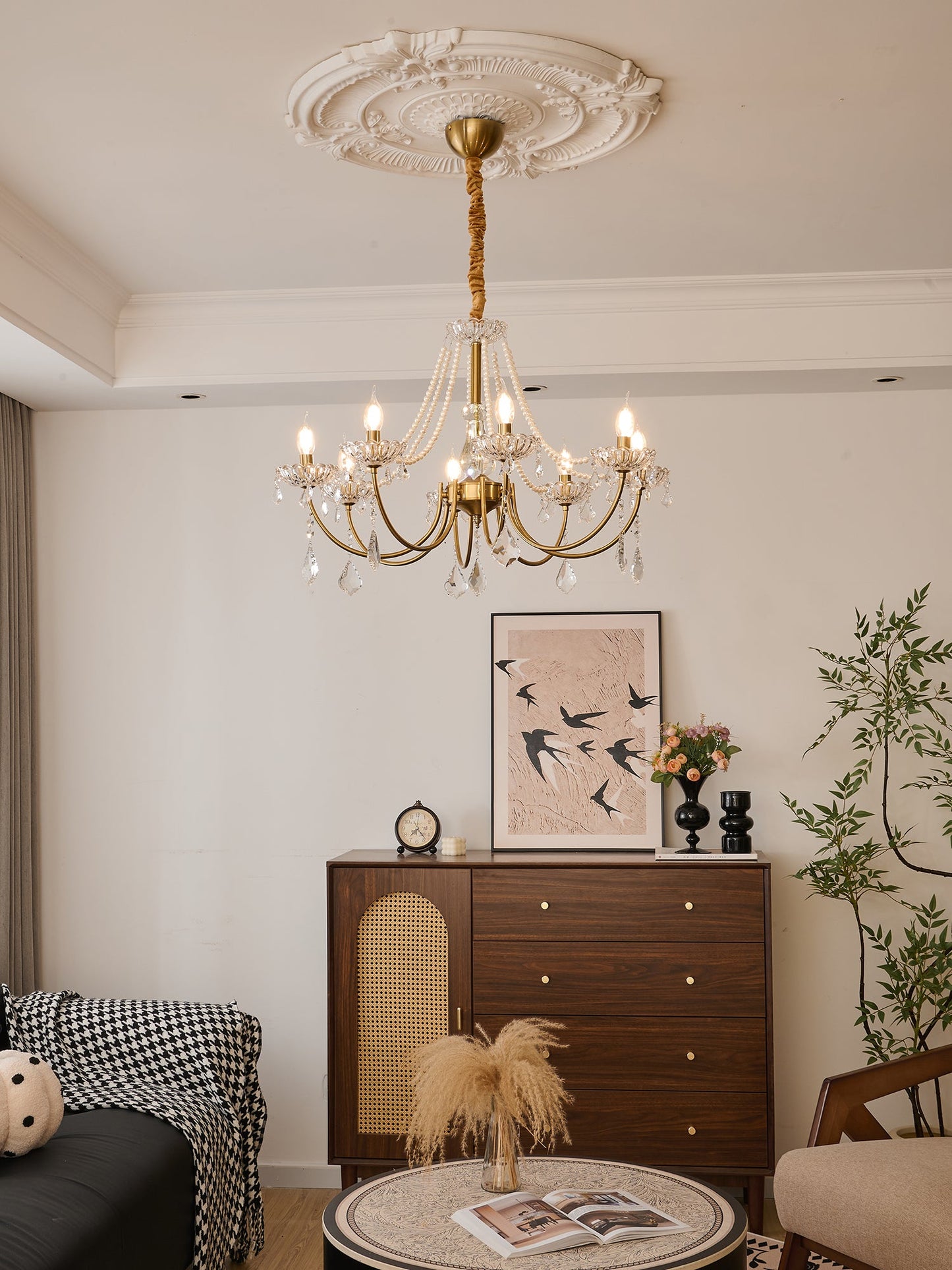 Elegant Pearl Chandelier - Dimmable Lighting & Crystal Accents