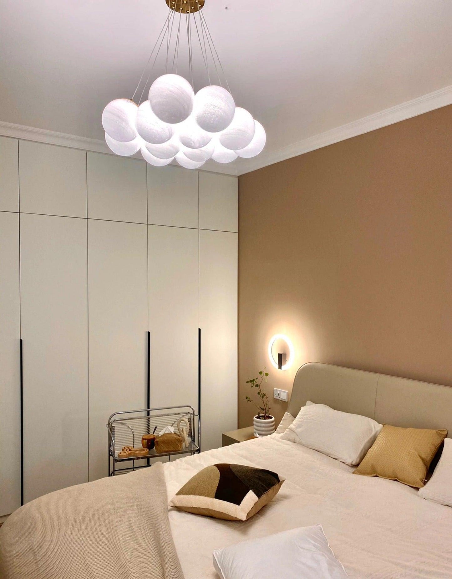 Elegant Glass Cluster Chandelier with Adjustable Height & Modern Desig
