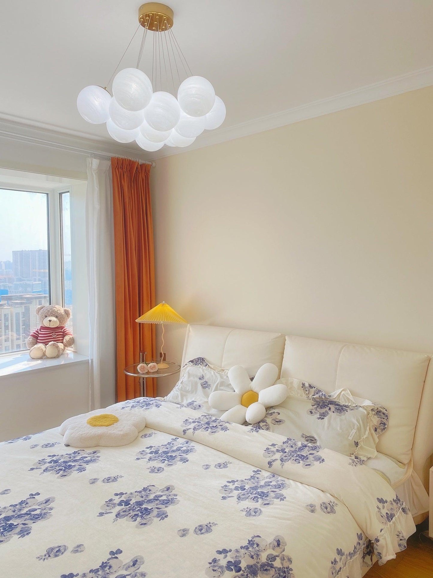 Elegant Glass Cluster Chandelier with Adjustable Height & Modern Desig