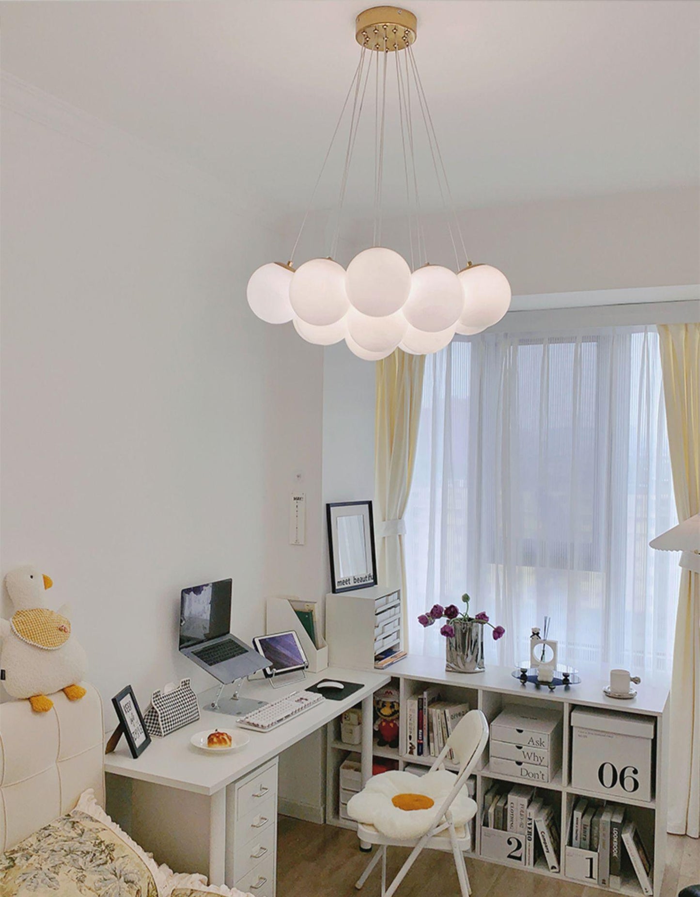 Elegant Glass Cluster Chandelier with Adjustable Height & Modern Desig