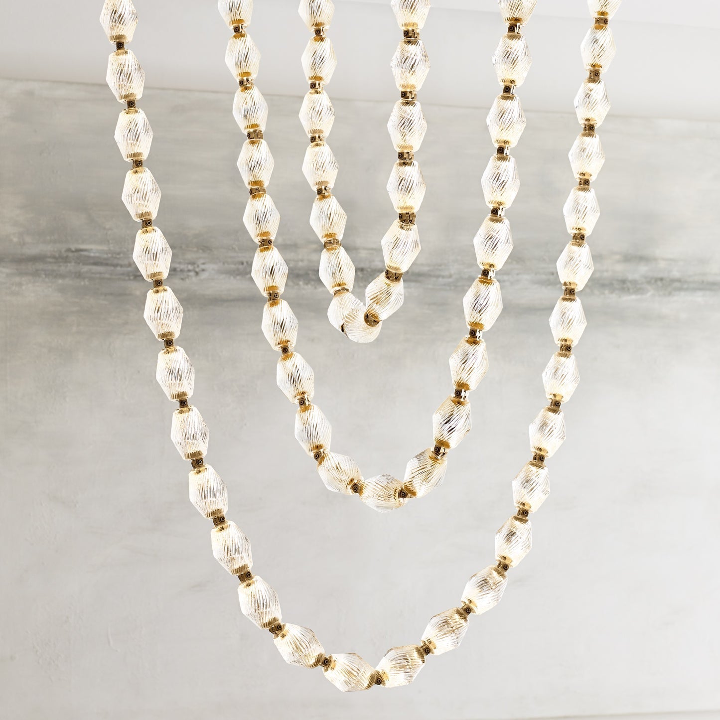Riviere Chain Chandelier - Elegant Design, Adjustable Height, LED Comp