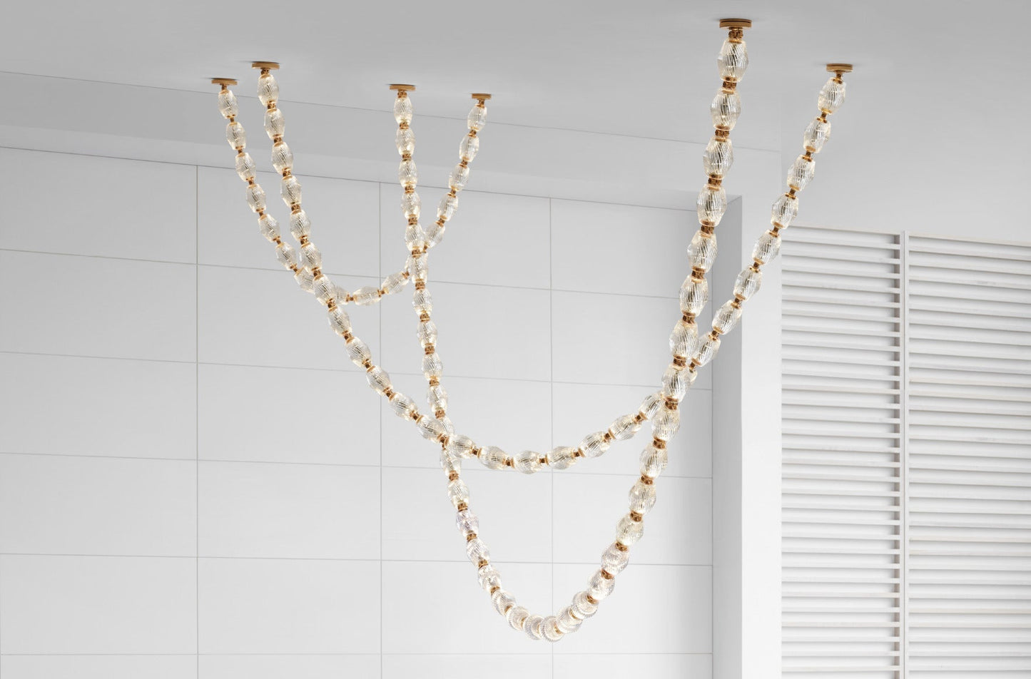 Riviere Chain Chandelier - Elegant Design, Adjustable Height, LED Comp