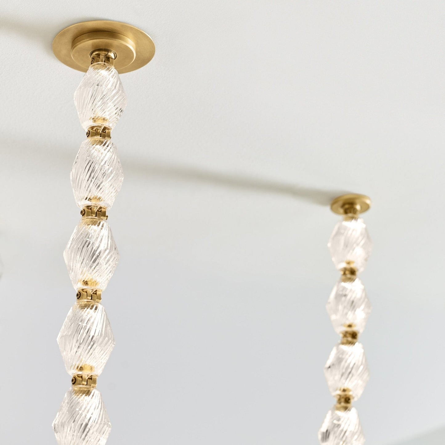 Riviere Chain Chandelier - Elegant Design, Adjustable Height, LED Comp