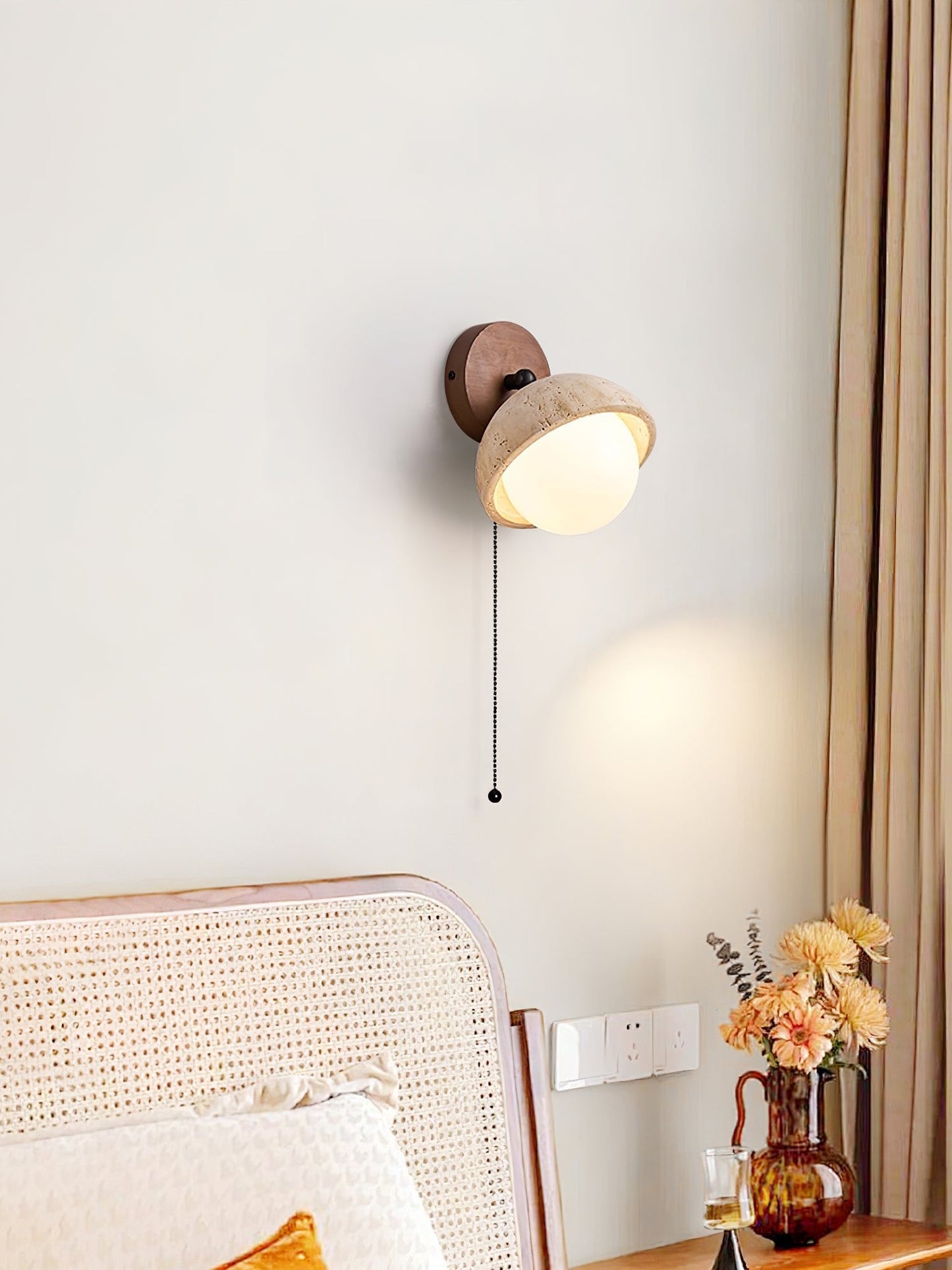 Pecherna Wall Sconce - Adjustable Brightness & Modern Design