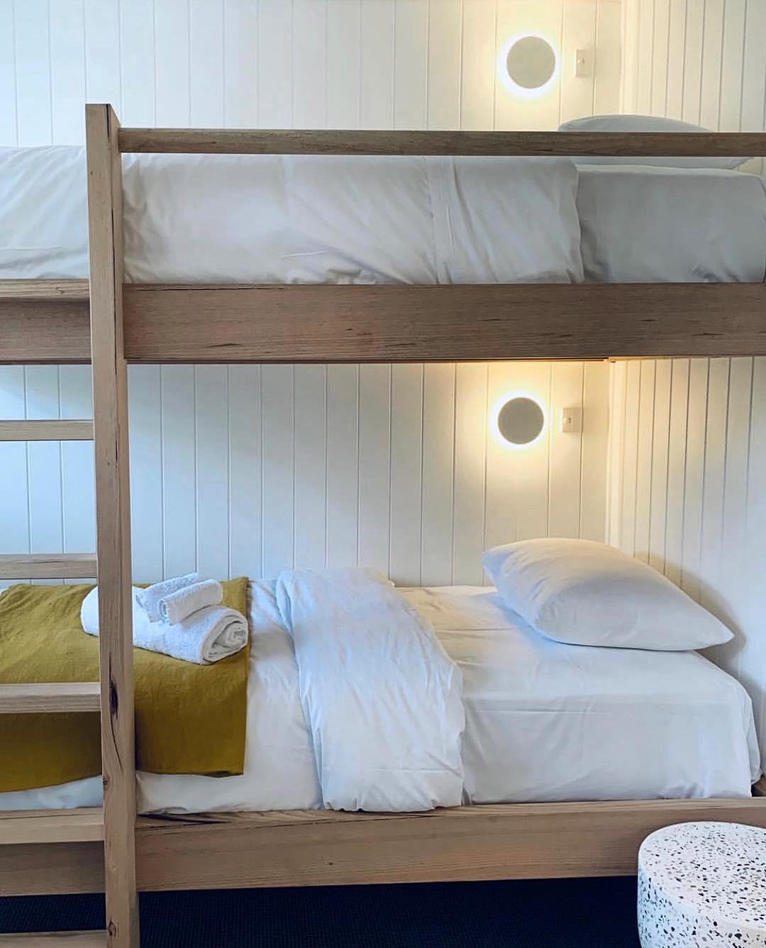 Gossa Professional Wall Lamp - Adjustable Brightness, Modern Design