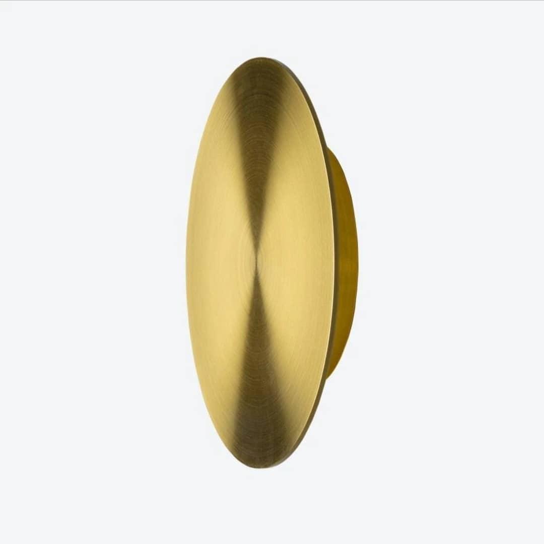 Gossa Professional Wall Lamp - Adjustable Brightness, Modern Design
