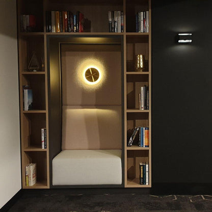 Gossa Professional Wall Lamp - Adjustable Brightness, Modern Design