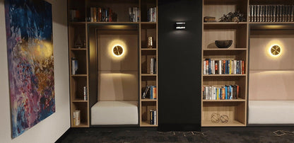 Gossa Professional Wall Lamp - Adjustable Brightness, Modern Design
