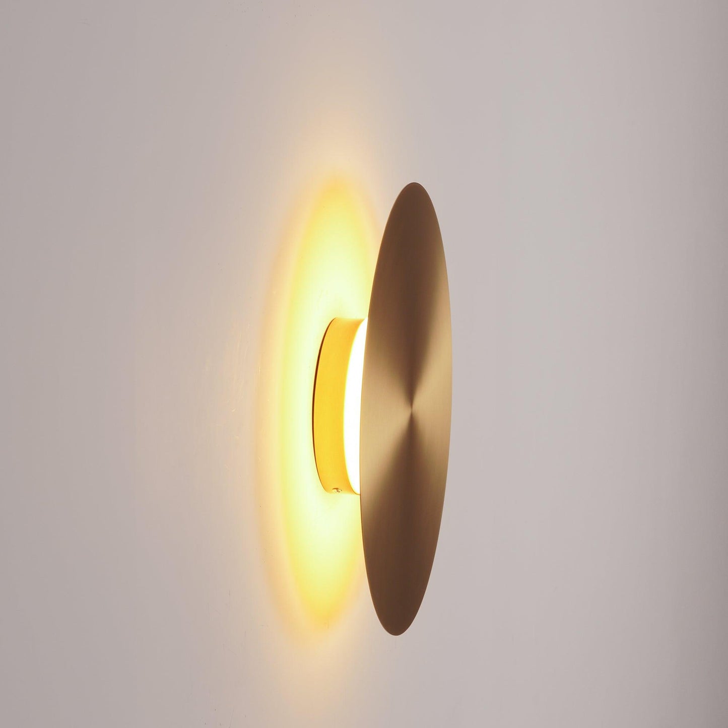 Gossa Professional Wall Lamp - Adjustable Brightness, Modern Design