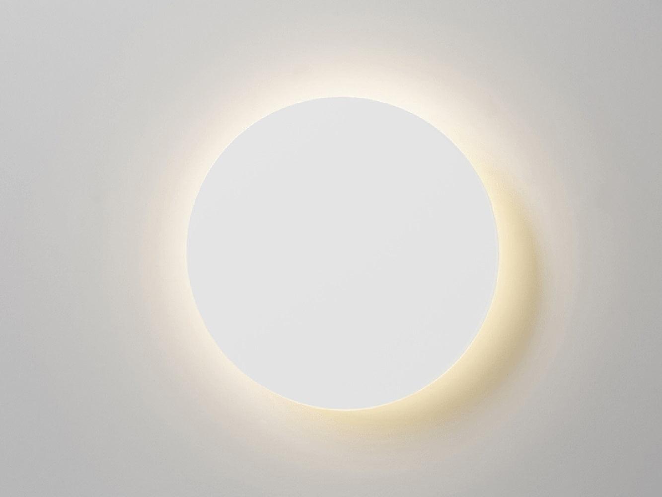 Gossa Professional Wall Lamp - Adjustable Brightness, Modern Design