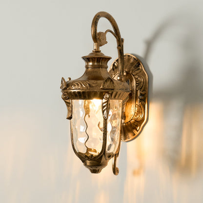 Heritage Outdoor Wall Lamp - Weather-Resistant, Energy-Efficient LED