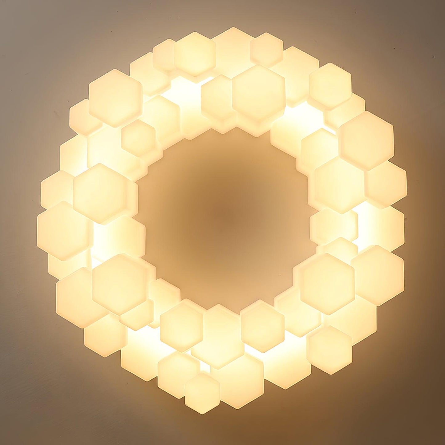 Elegant Honeycomb Chandelier - Modern Design with Adjustable Brightnes