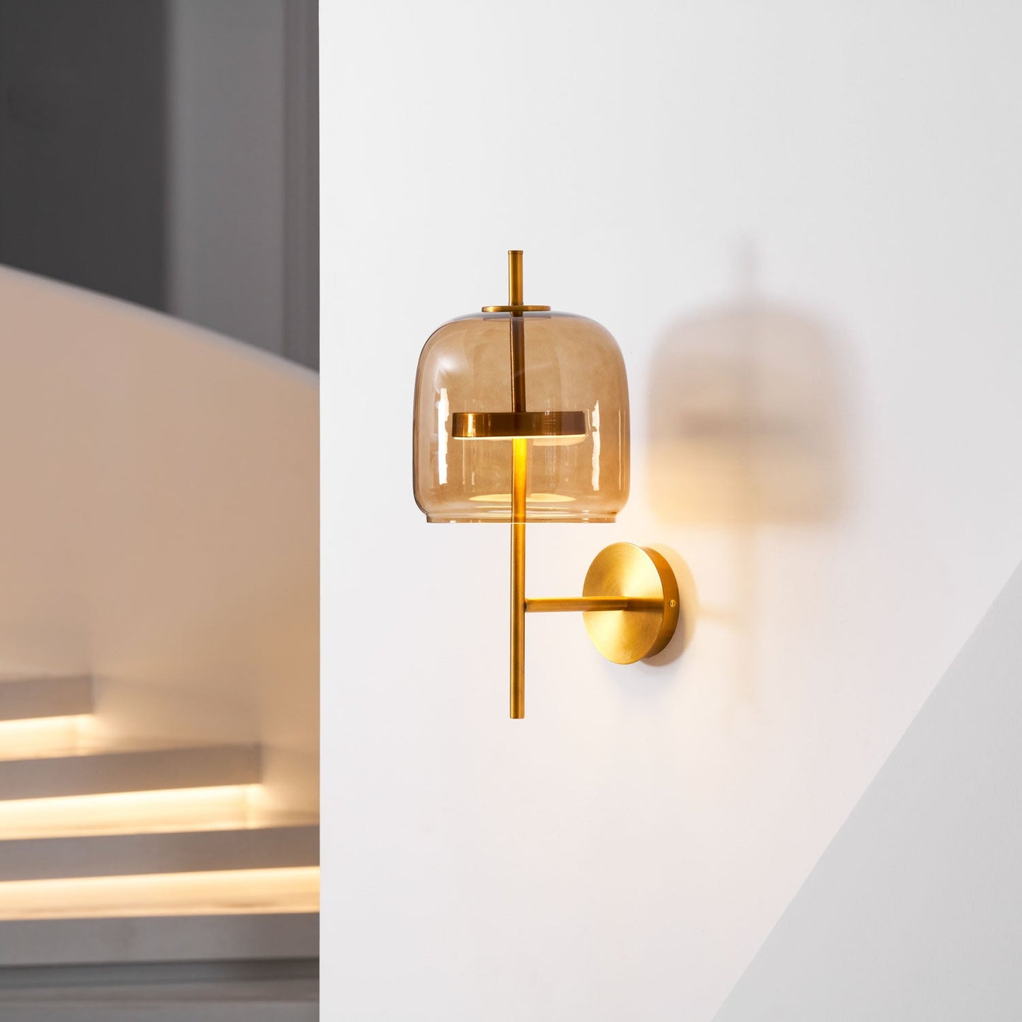 Modern Hourglass Wall Sconce - Adjustable Brightness & Elegant Design