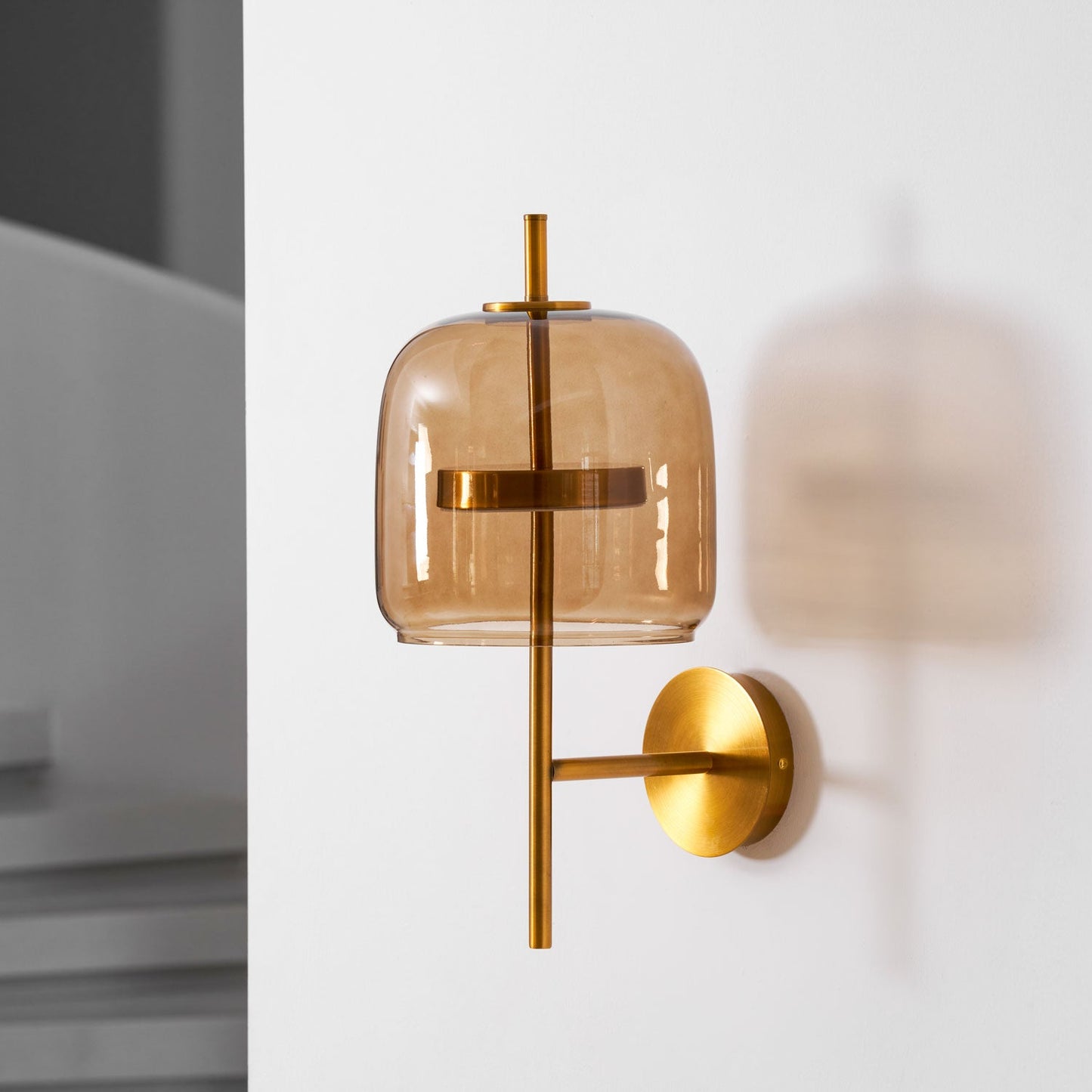 Modern Hourglass Wall Sconce - Adjustable Brightness & Elegant Design