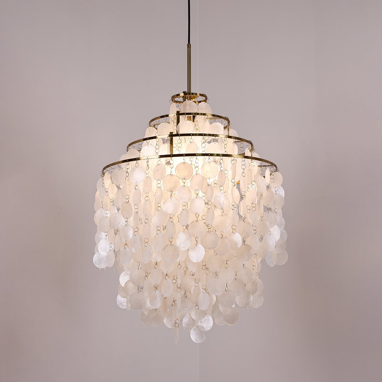 Elegant Round Shell Chandelier with Adjustable Height & Soft Lighting