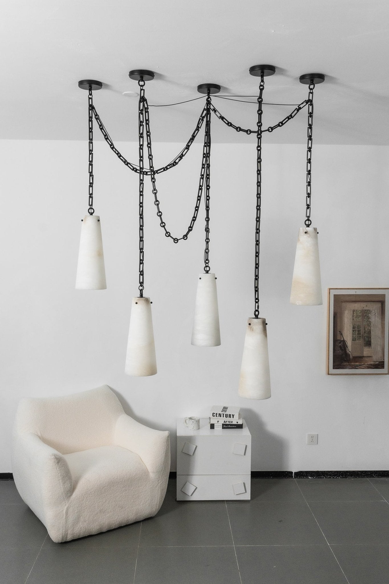 Industrial Cascade Chain Chandelier - Adjustable Height, Vintage Desig